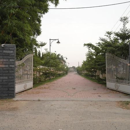 Kamal Resorts - The Luxury Of Being Yourself Ludhiana Bagian luar foto