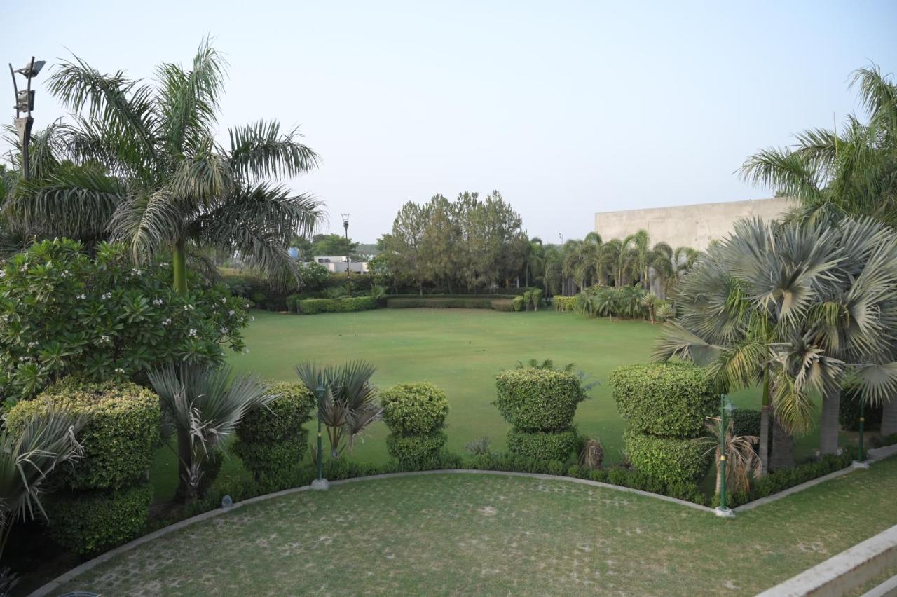 Kamal Resorts - The Luxury Of Being Yourself Ludhiana Bagian luar foto